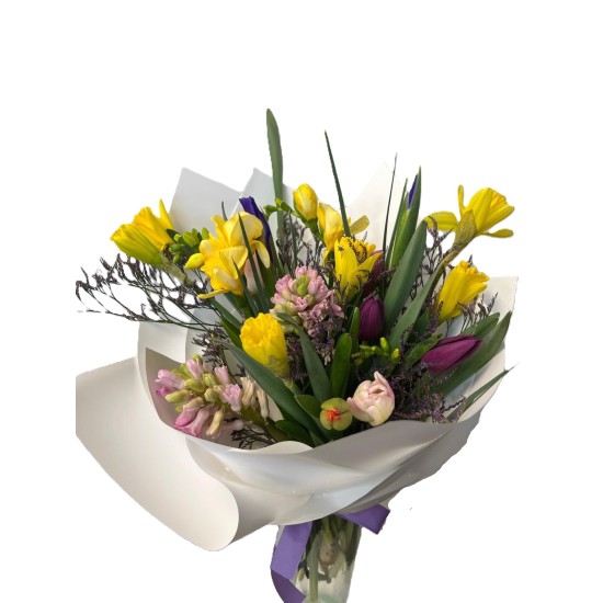 Buchet de Flori - 5 Lalele si 2 Zambile, 6 Narcise, 2 Iris, Limonium